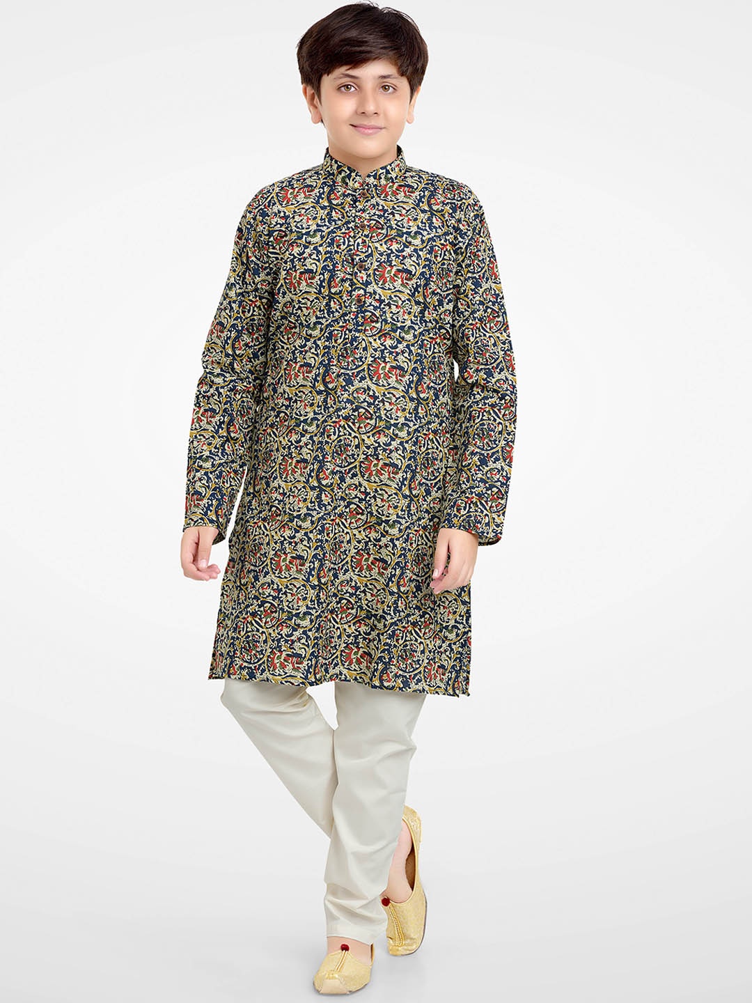 

BAESD Boys Ethnic Motifs Printed Mandarin Collar Regular Kurta With Pyjamas, Navy blue