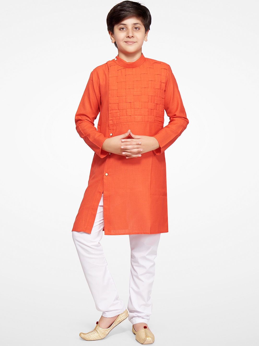

BAESD Boys Self Design Band Collar Straight Kurta With Pyjamas, Red