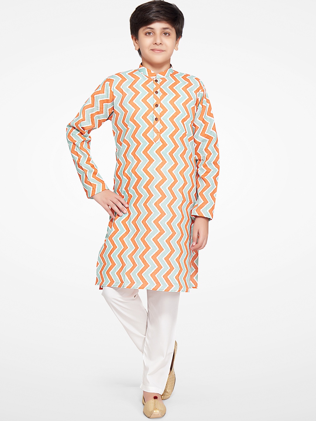 

BAESD Boys Chevron Printed Mandarin Collar Straight Kurta With Pyjamas, Orange