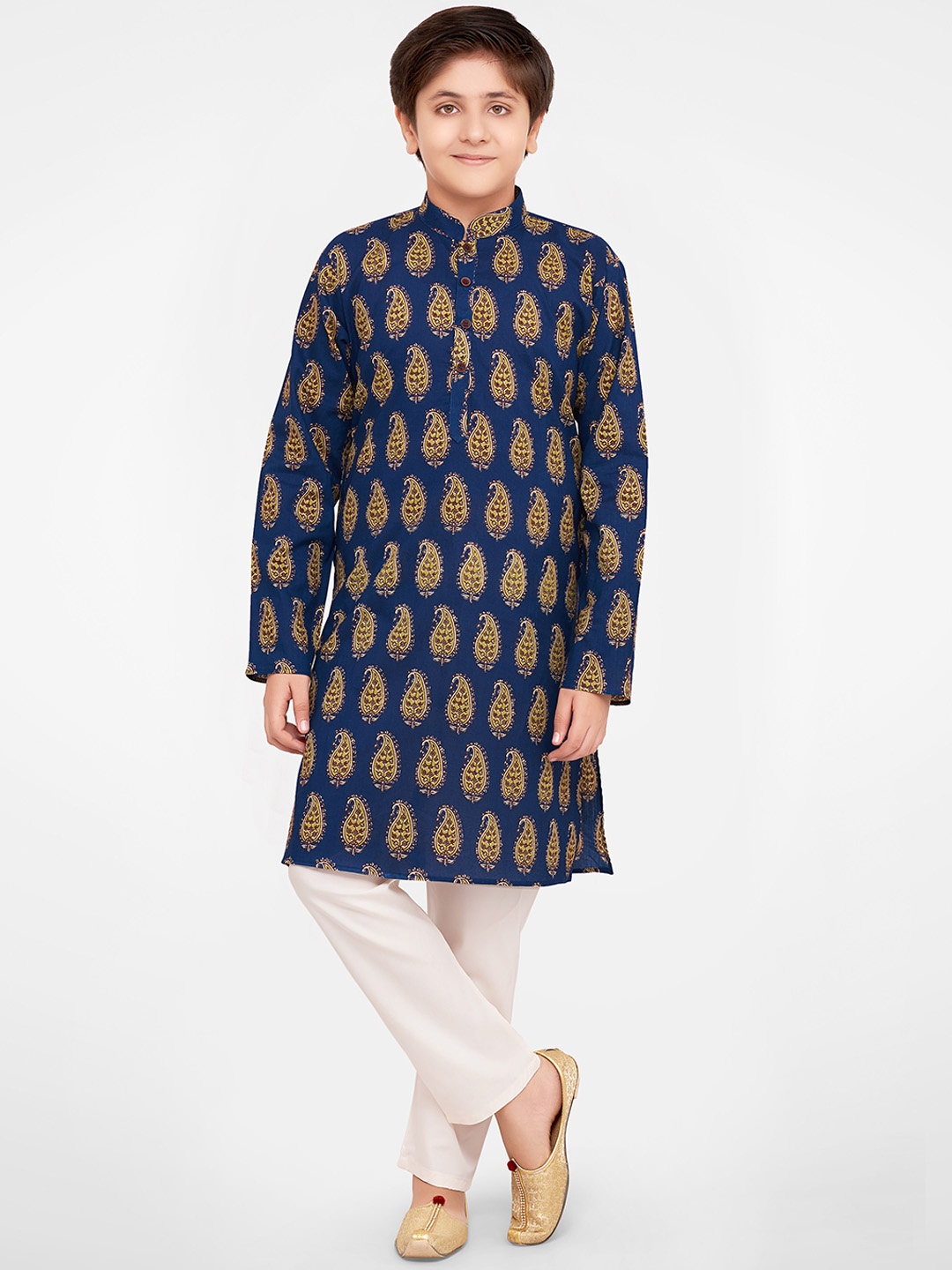 

BAESD Boys Ethnic Motifs Printed Mandarin Collar Kurta With Pyjamas, Navy blue