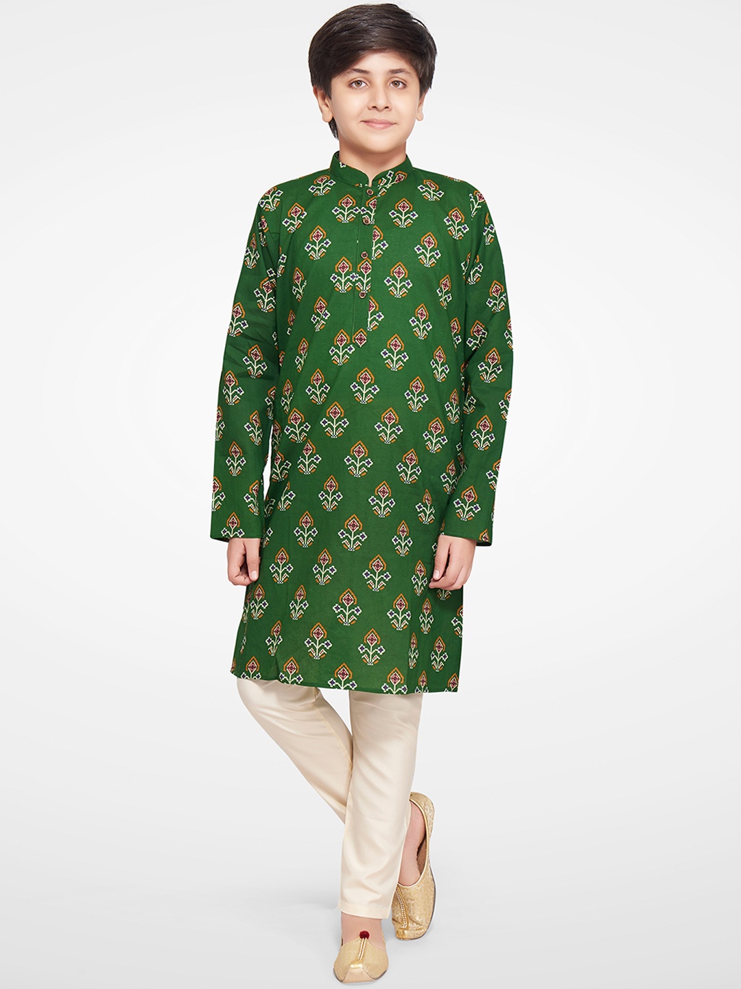 

BAESD Boys Ethnic Motifs Printed Mandarin Collar Straight Kurta With Pyjamas, Green