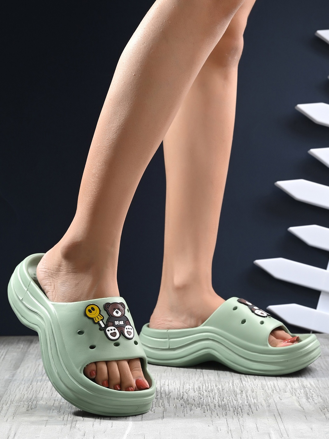 

The Roadster Lifestyle Co. Women Sea Green Applique Sliders