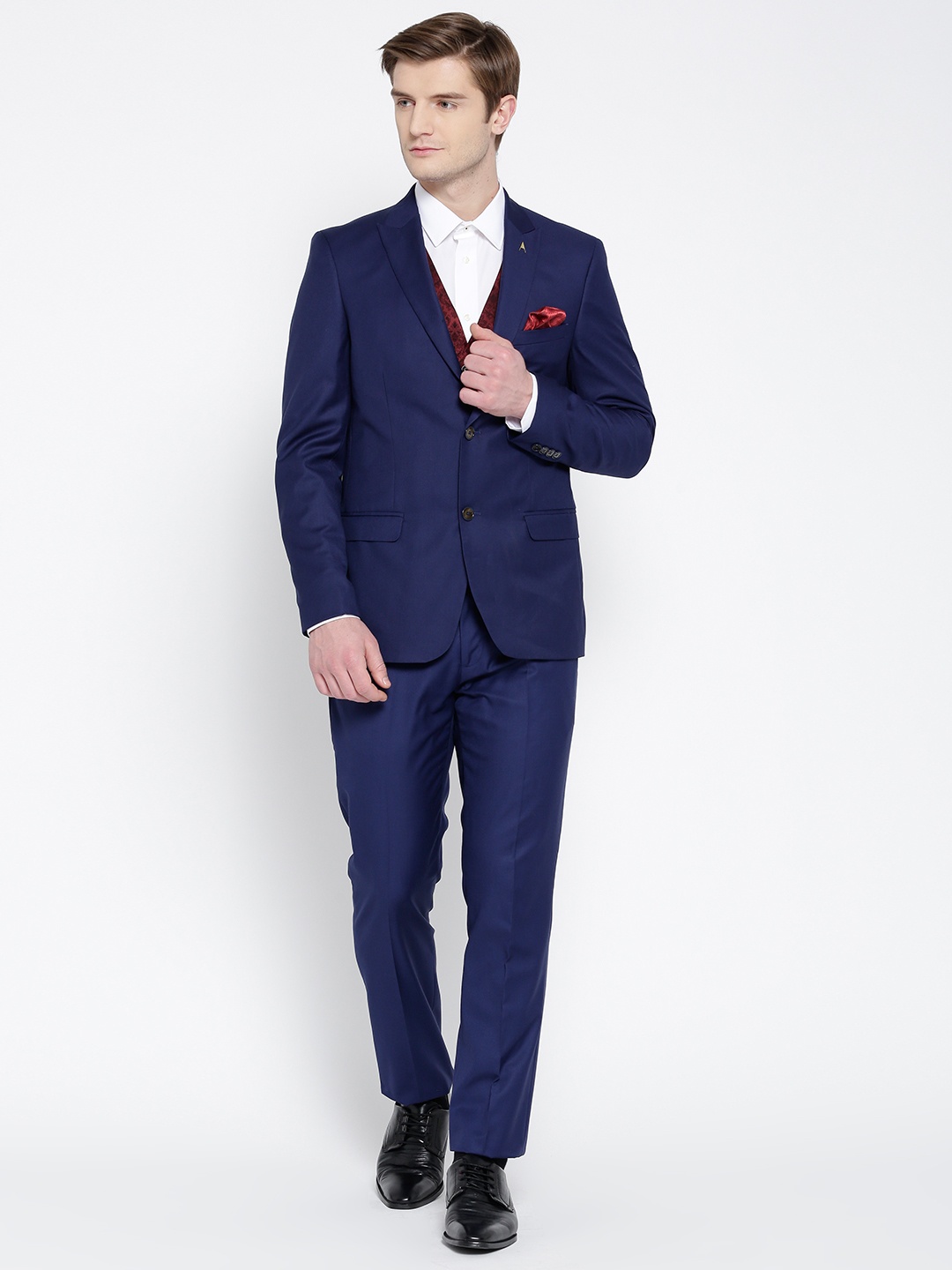 

Arrow Men Blue Body Tailored Fit Partywear Suit