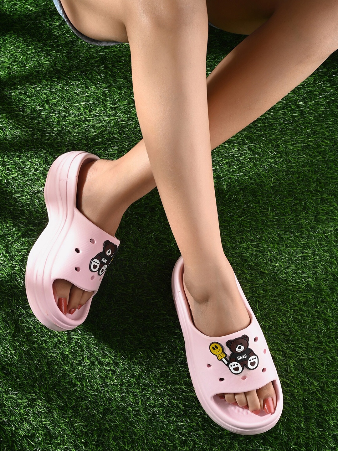 

AfroJack Women Teddy Applique Croslite Sliders, Pink