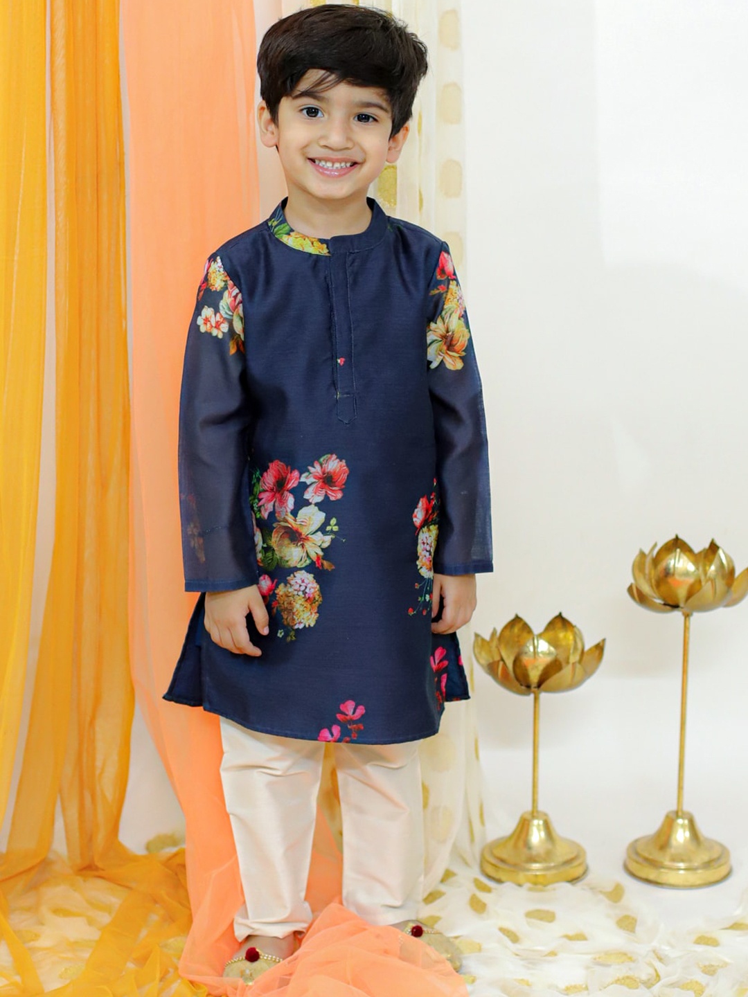 

Lil Peacock Boys Floral Printed Mandarin Collar Kurta with Pyjamas, Navy blue