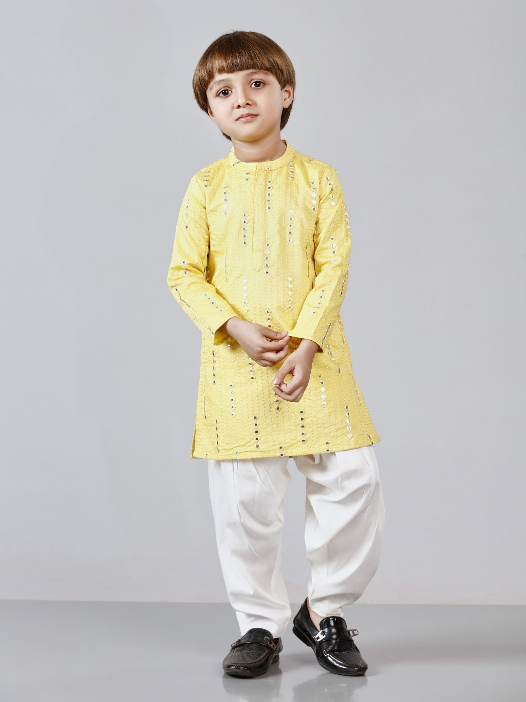 

Lil Peacock Boys Ethnic Motifs Embroidered Mirror Work Kurta with Pyjamas, Yellow