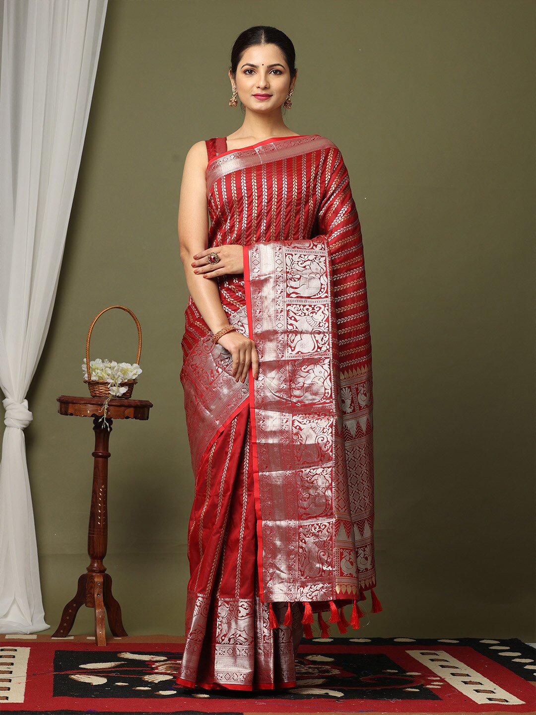 

VASTRANAND Striped Woven Design Zari Silk Blend Banarasi Saree, Red