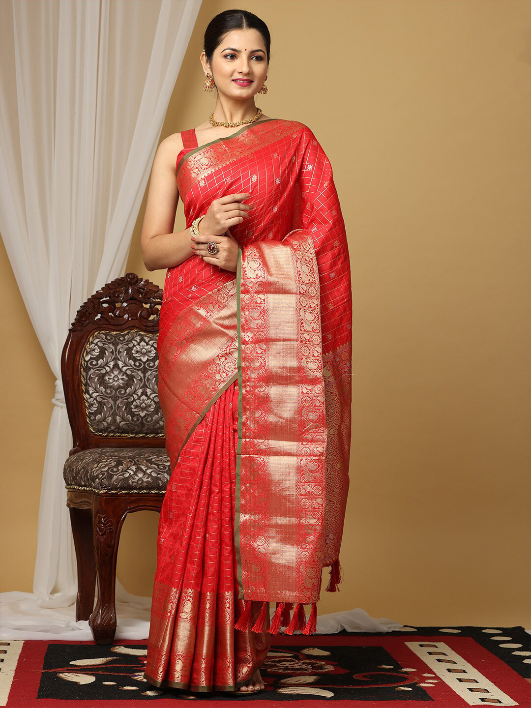 

VASTRANAND Woven Design Zari Banarasi Saree, Red