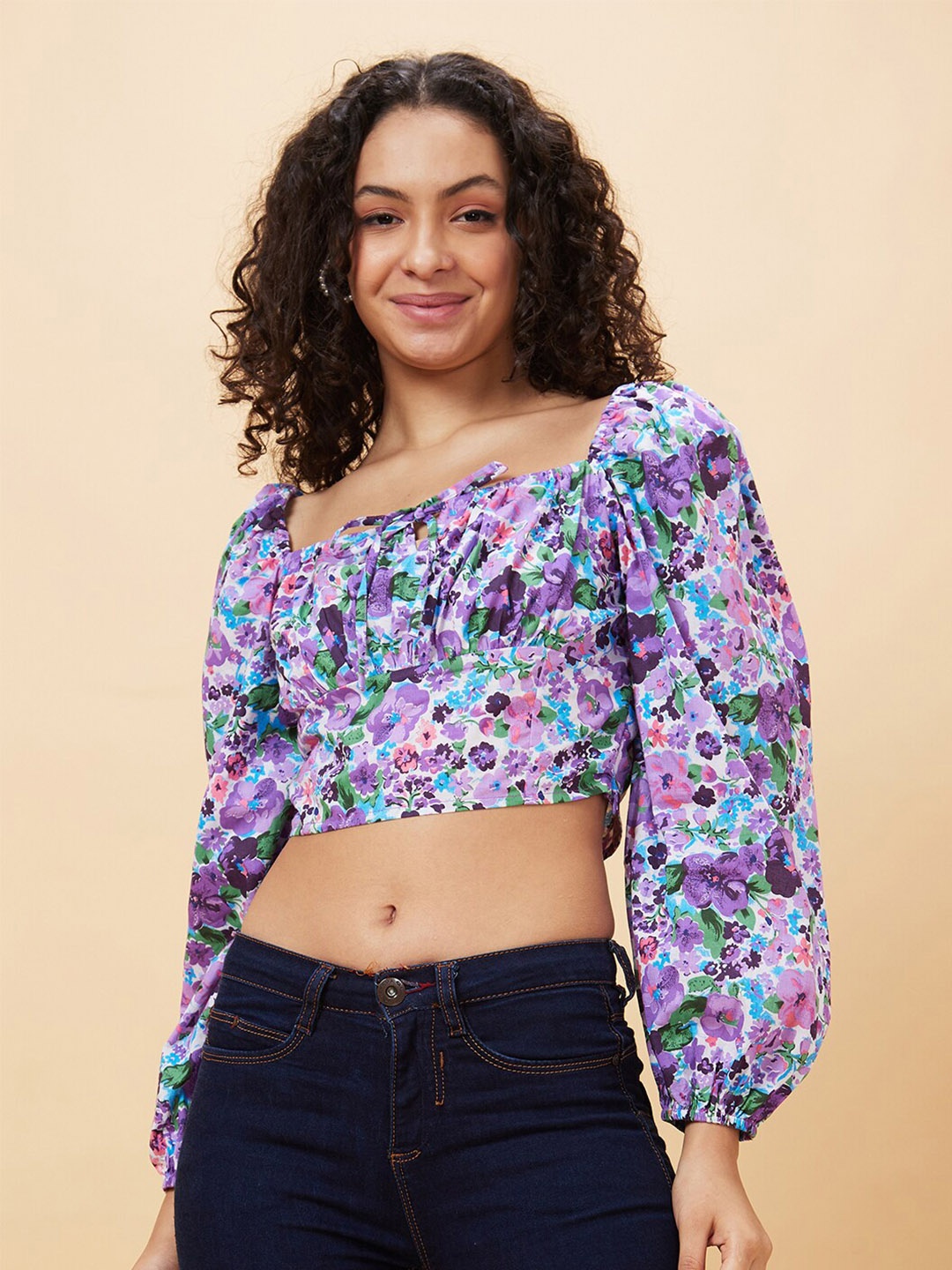 

Globus Lavender Floral Printed Square Neck Gathered Detailed Cotton Crop Top