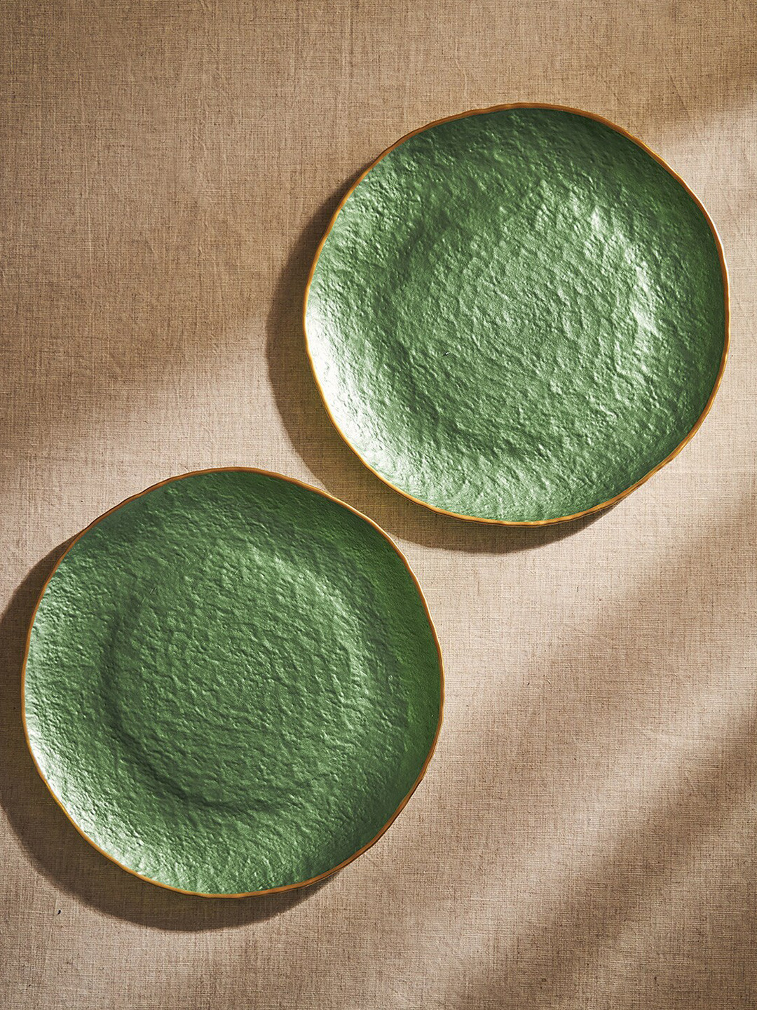 

Pure Home and Living Green 2 Pieces Textured Glass Matte Plates