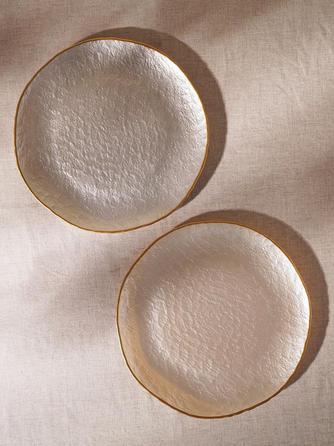 

Pure Home and Living Beige 2 Pieces Textured Glass Matte Plates