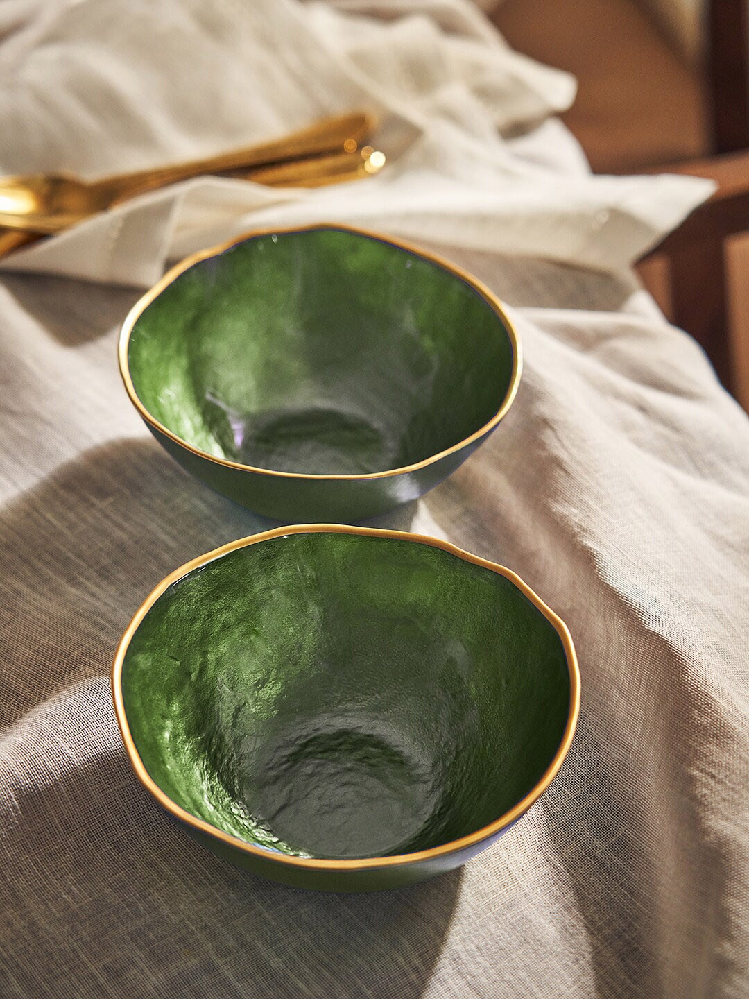 

Pure Home and Living Green 2 Pieces Textured Glass Matte Bowls