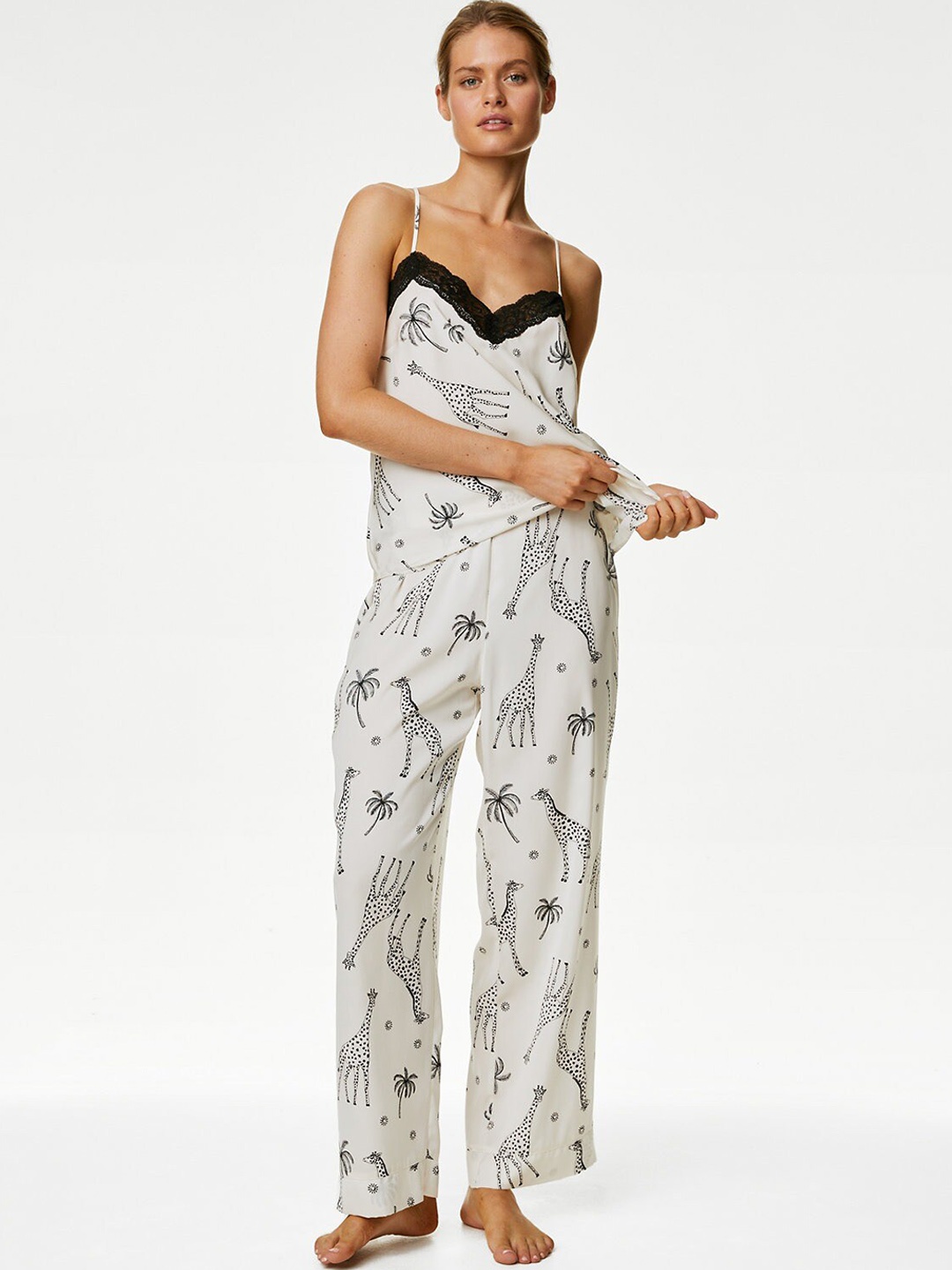 

Marks & Spencer Sleeveless Printed Night Suit, White
