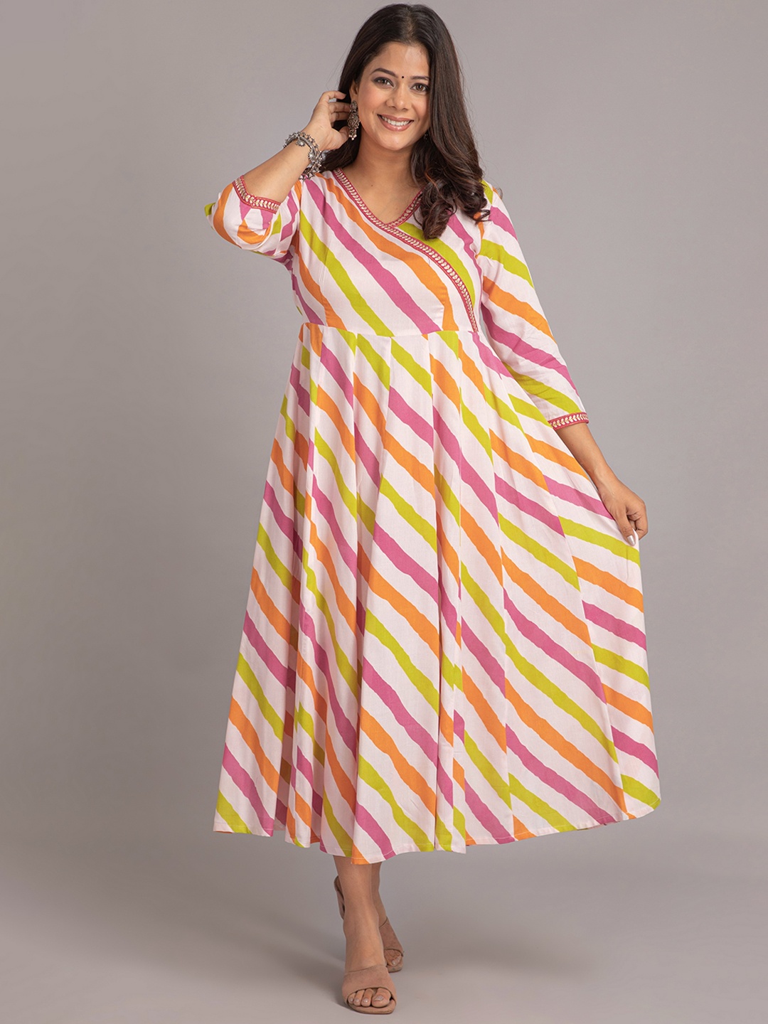 

SUTI Striped Flared Sleeves Thread Work Kurta, Pink