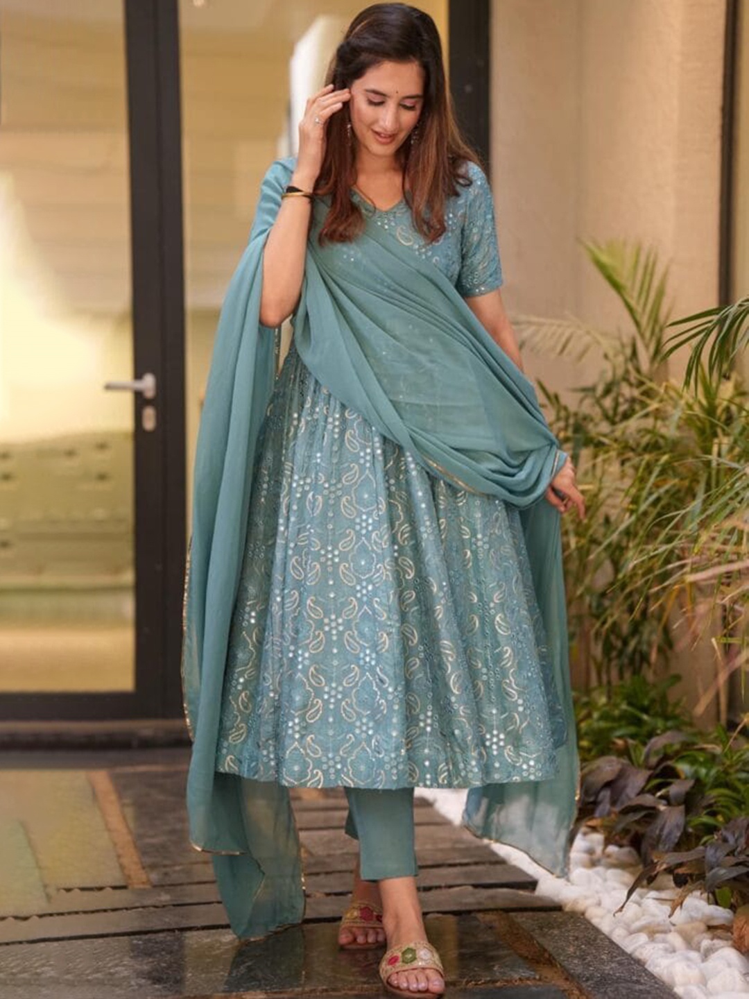 

ESTELA Paisley Ethnic Motifs Printed Regular Kurta with Trousers & Dupatta, Turquoise blue