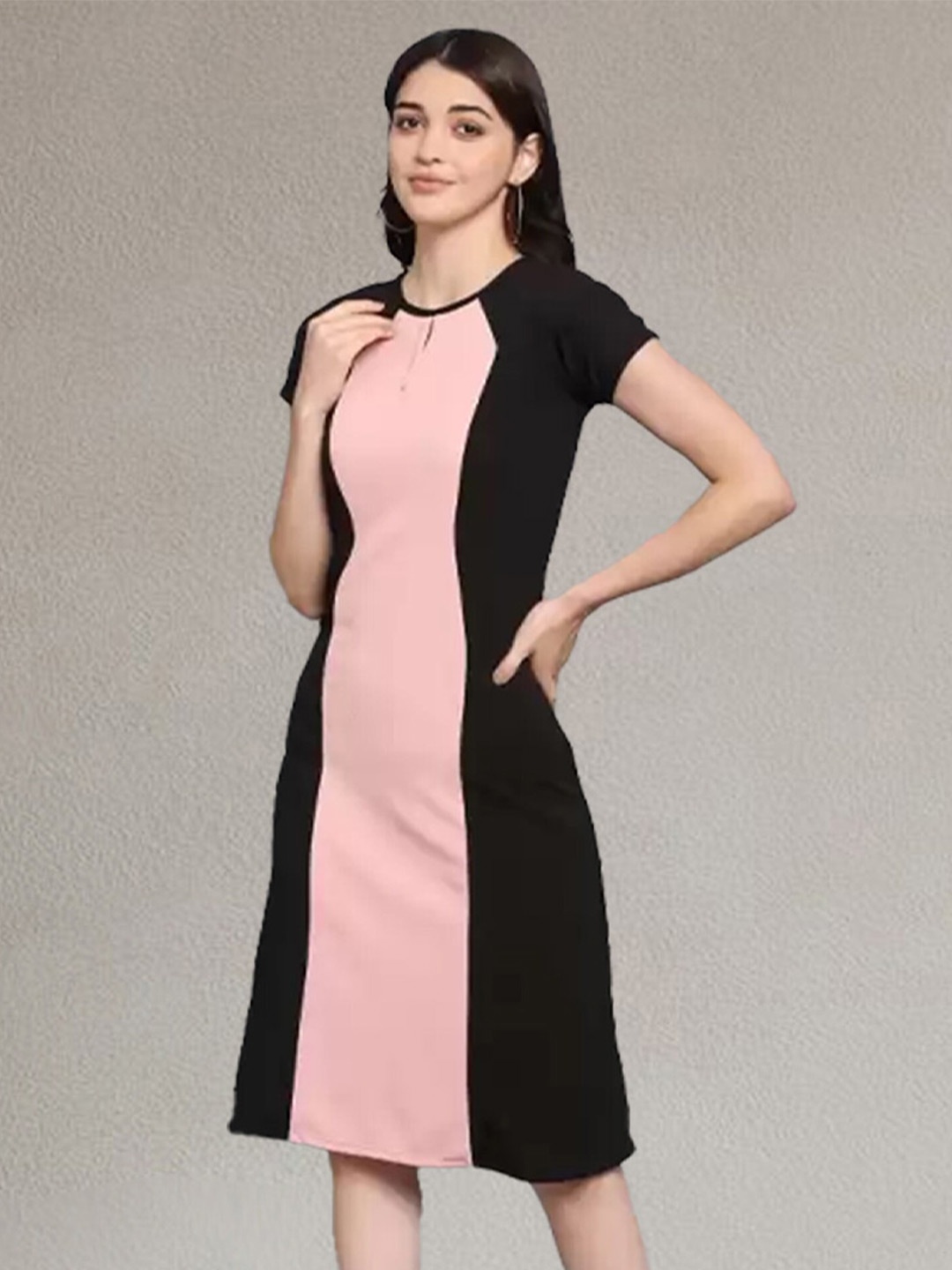 

N N ENTERPRISE Colourblocked Keyhole Neck- A-Line Dress, Pink