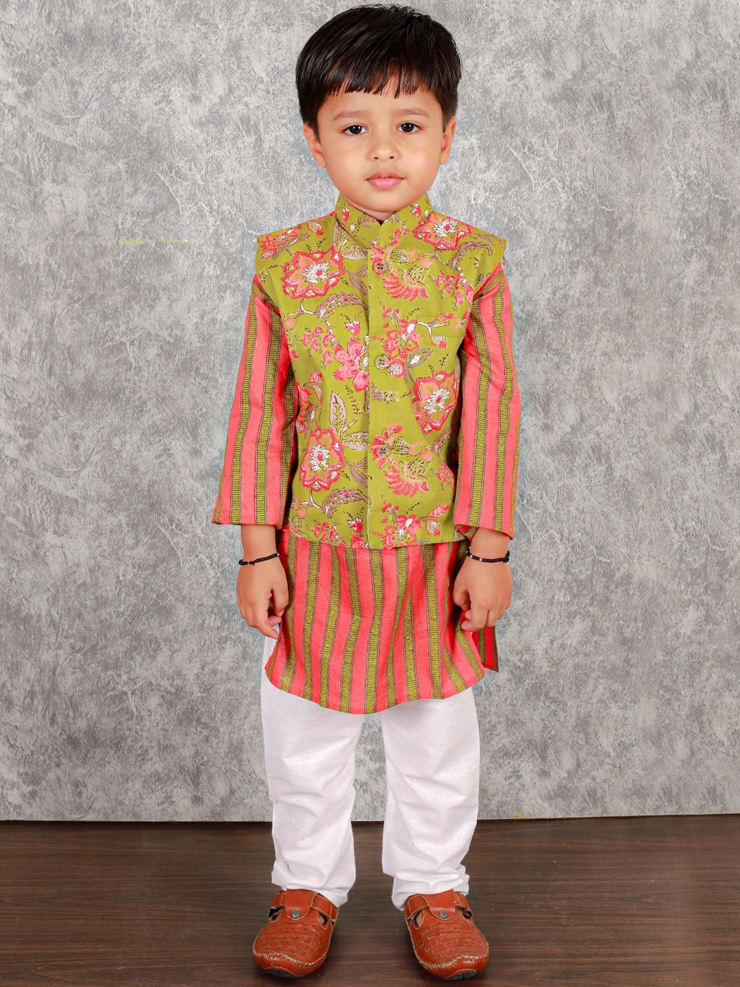 

Stuffie Land Boys Striped Printed Pure Cotton Kurta & Pyjamas with Nehru Jacket, Pink