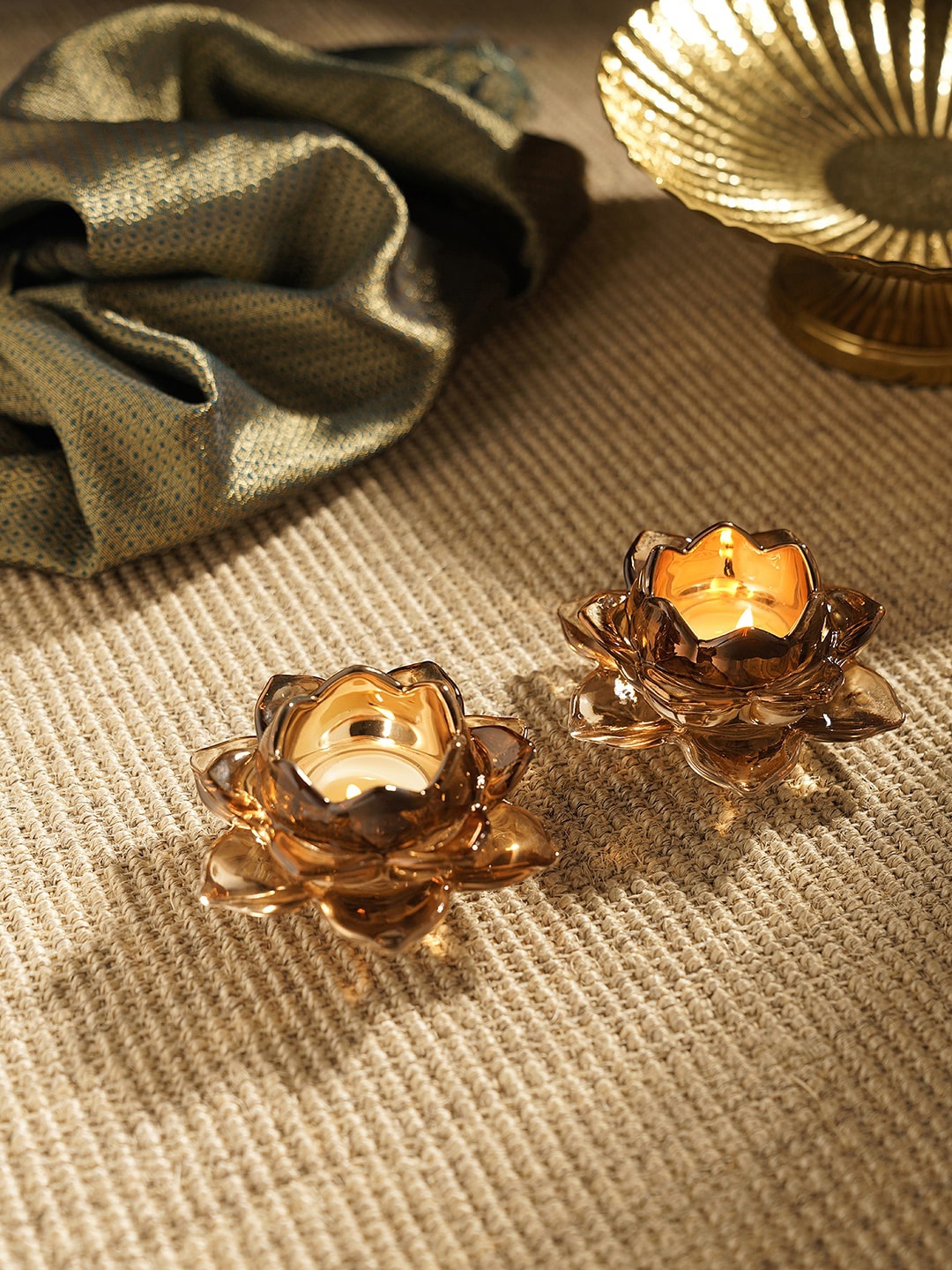 

Pure Home and Living Brown 4 Pieces Textured Glass T-Light Candle Holders