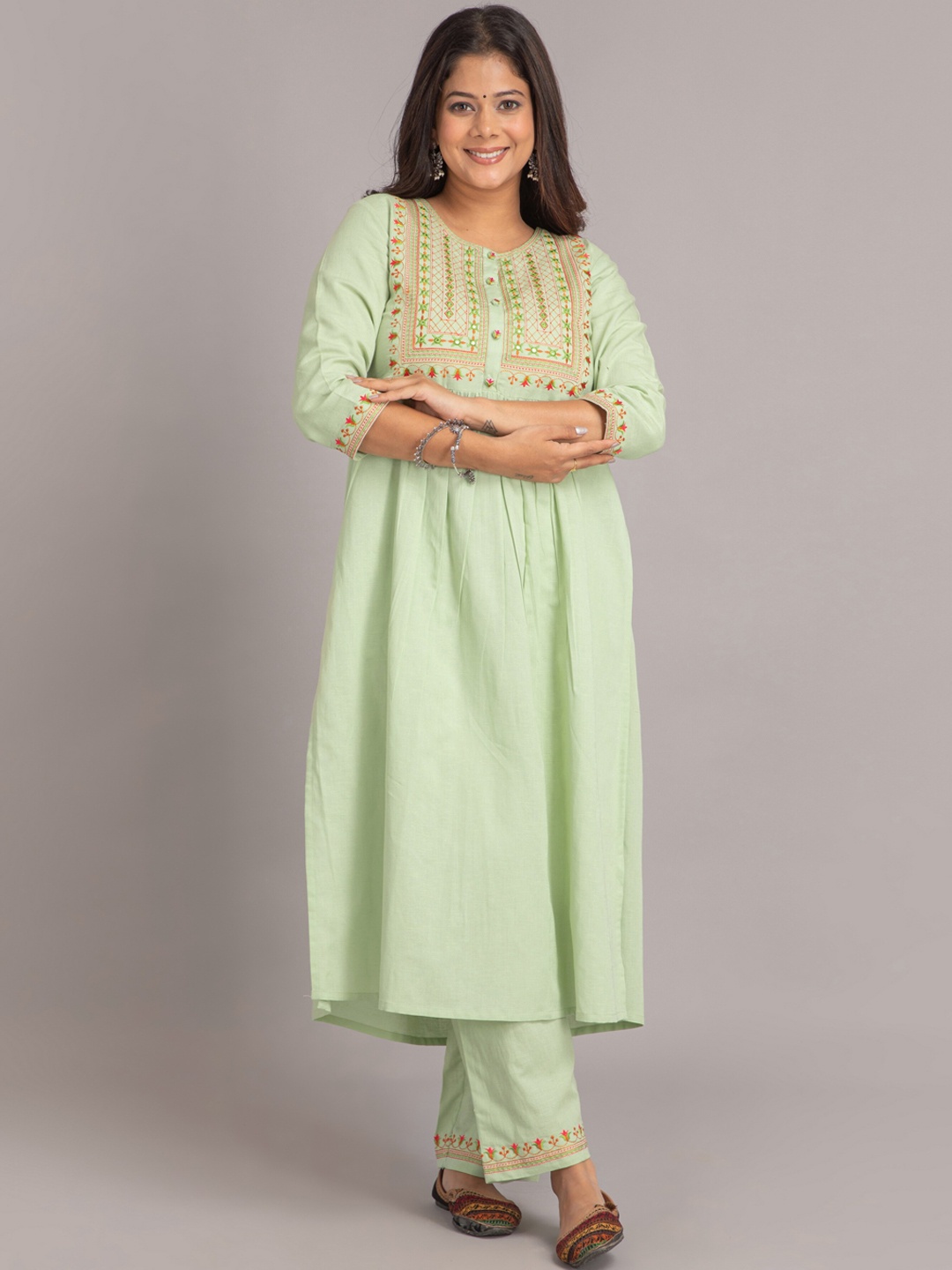 

SUTI Ethnic Motifs Embroidered Mirror Work Detail A-Line Kurta with Trousers, Green