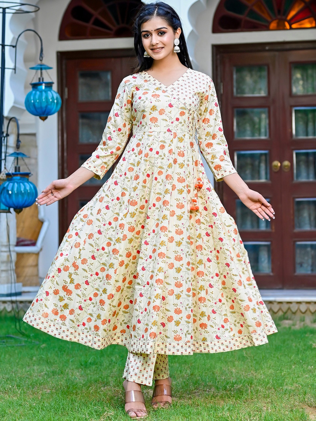 

MissKurti White Floral Printed Angrakha Pure Cotton Kurta With Trousers