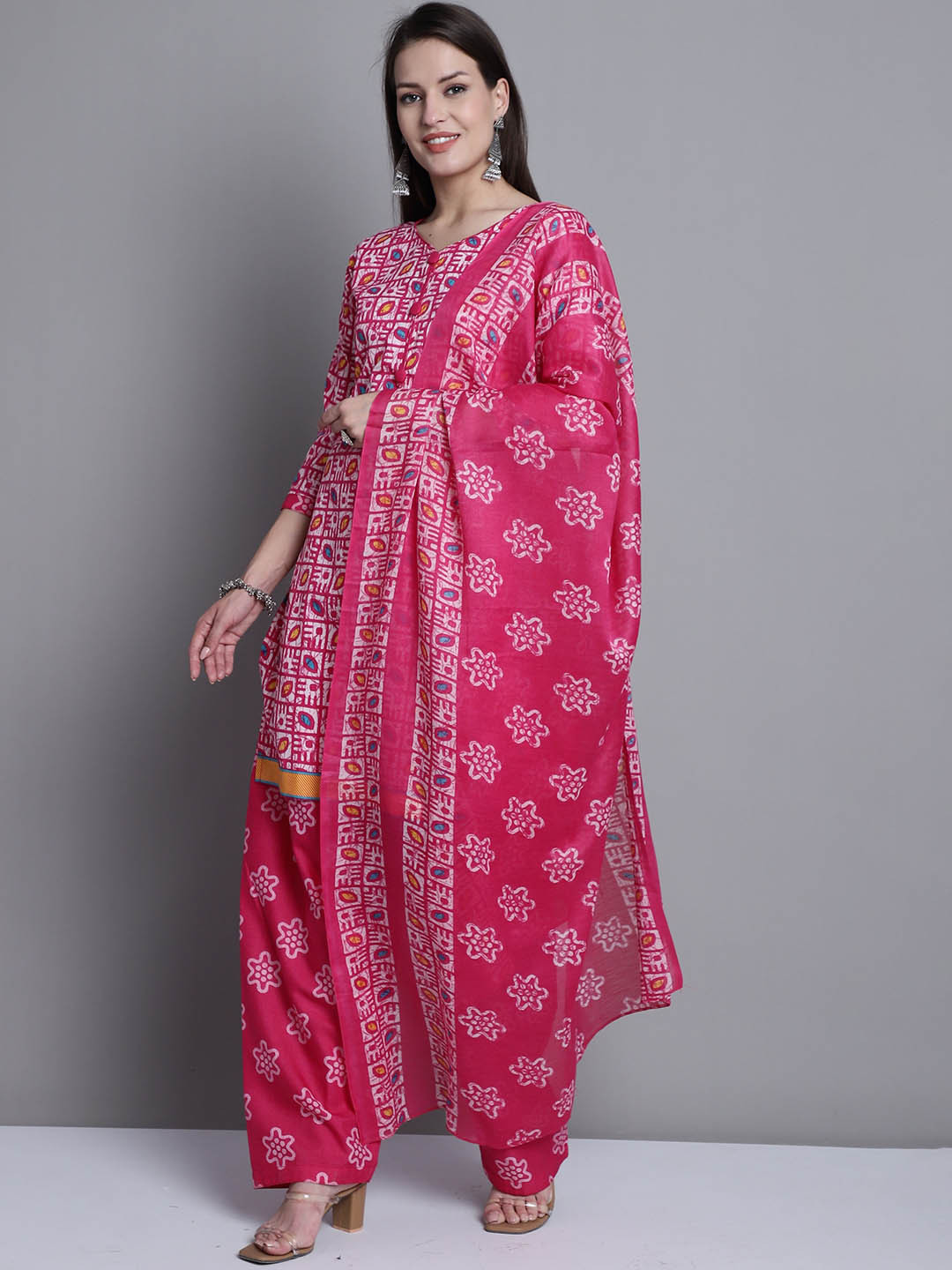 

Rajnandini Ethnic Motifs Printed V-Neck Kurti With Salwar & Dupatta, Pink