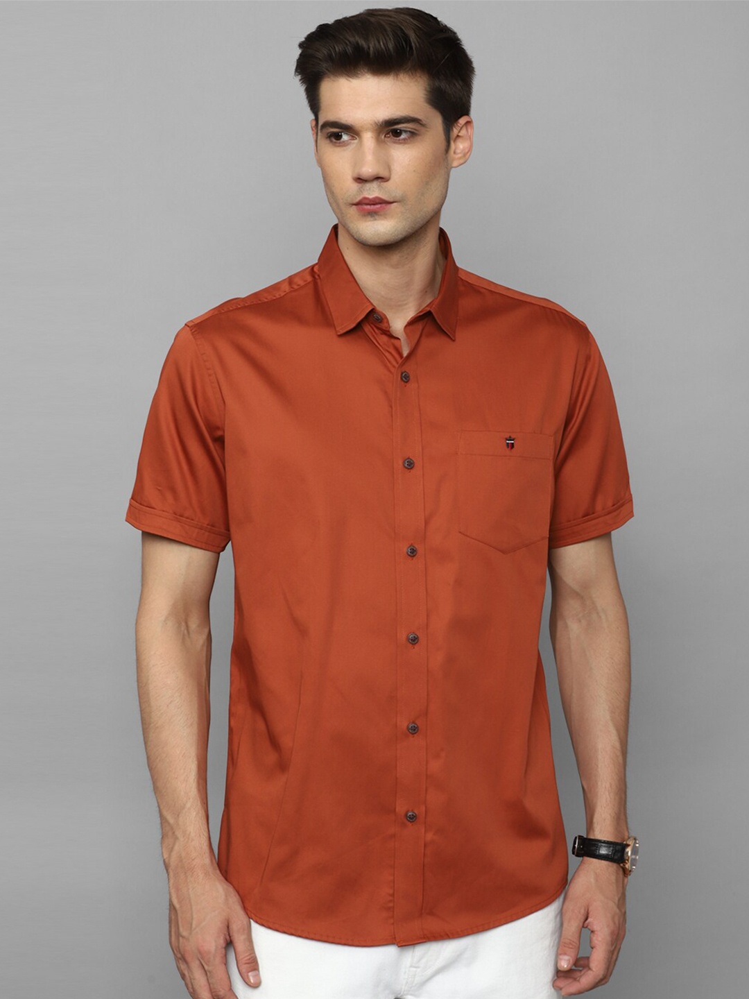 

Louis Philippe Jeans Spread Collar Slim Fit Pure Cotton Casual Shirt, Rust