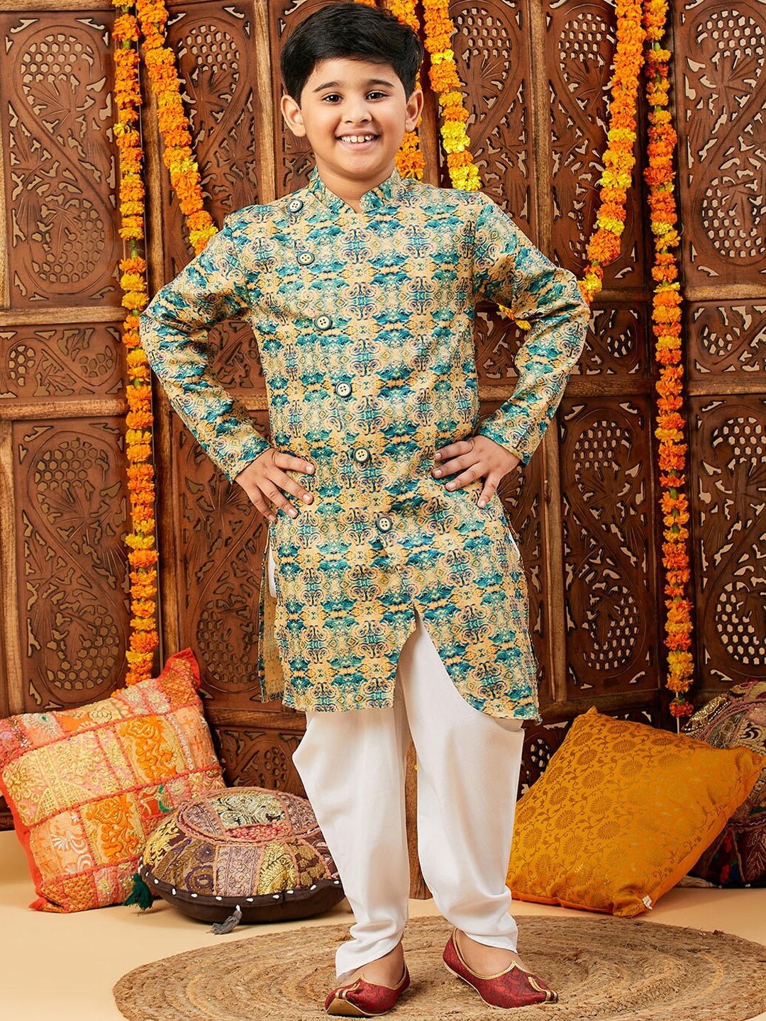 

Stylo Bug Boys Ethnic Motifs Printed Straight Kurta with Dhoti Pants, Green