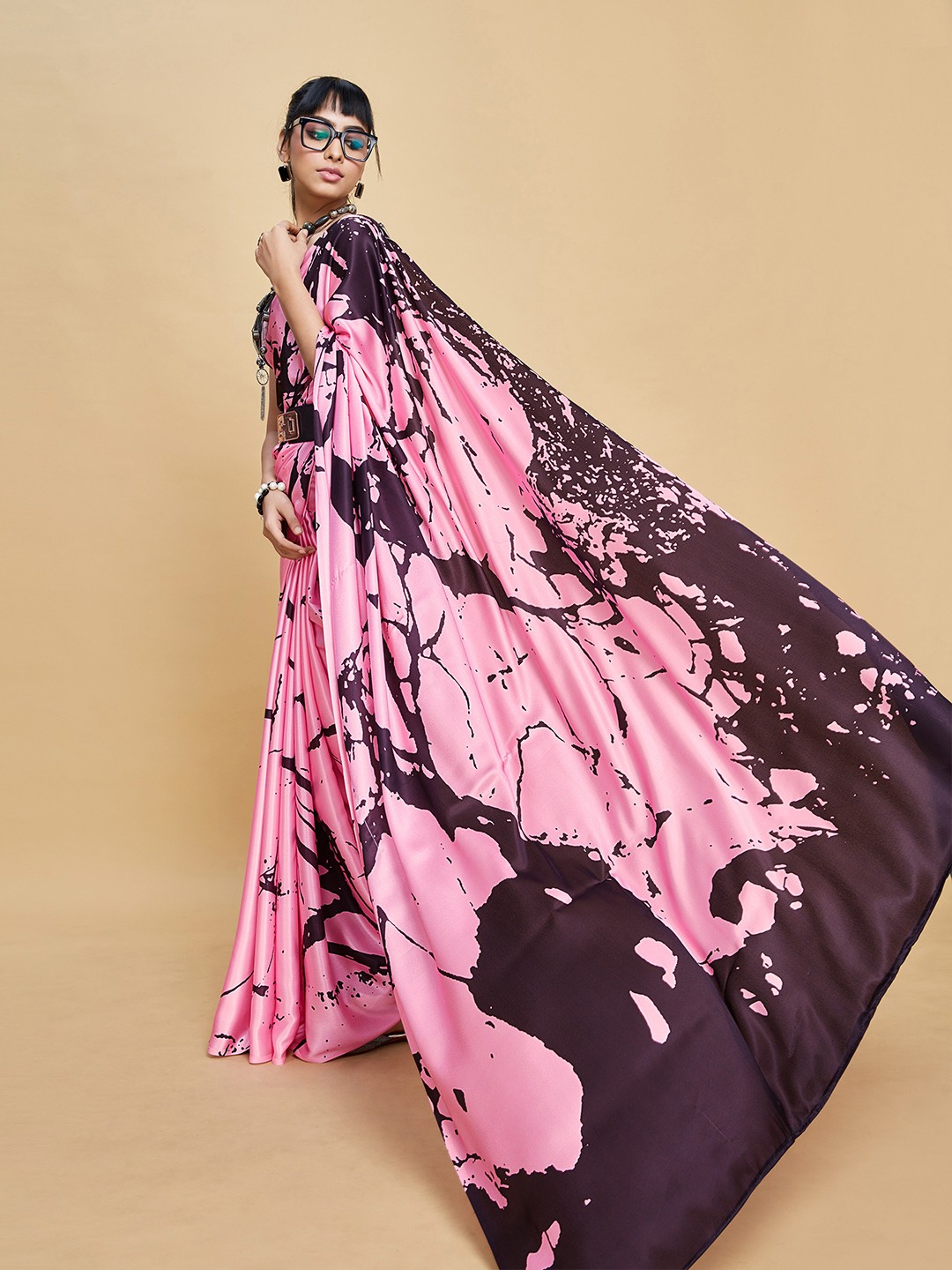 

Sangria Pink Abstract Printed Saree With Blouse