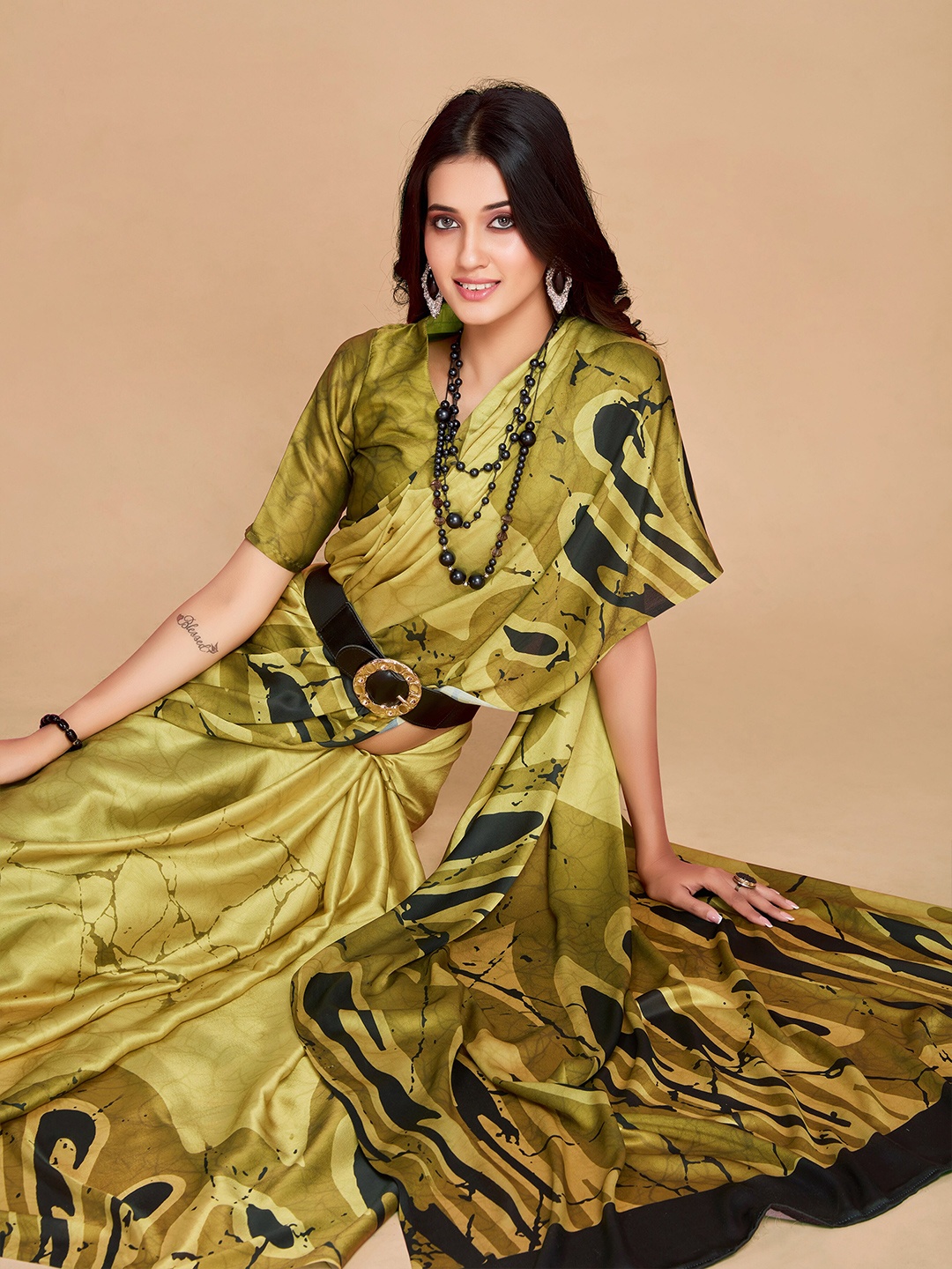 

Sangria Abstract Printed Satin Saree with Blouse Piece, Green
