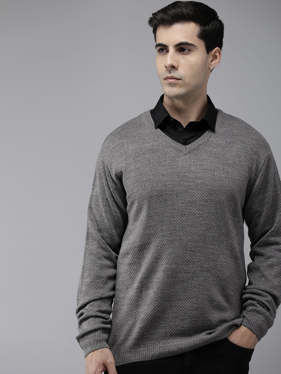 

Park Avenue Men Solid Pullover, Charcoal