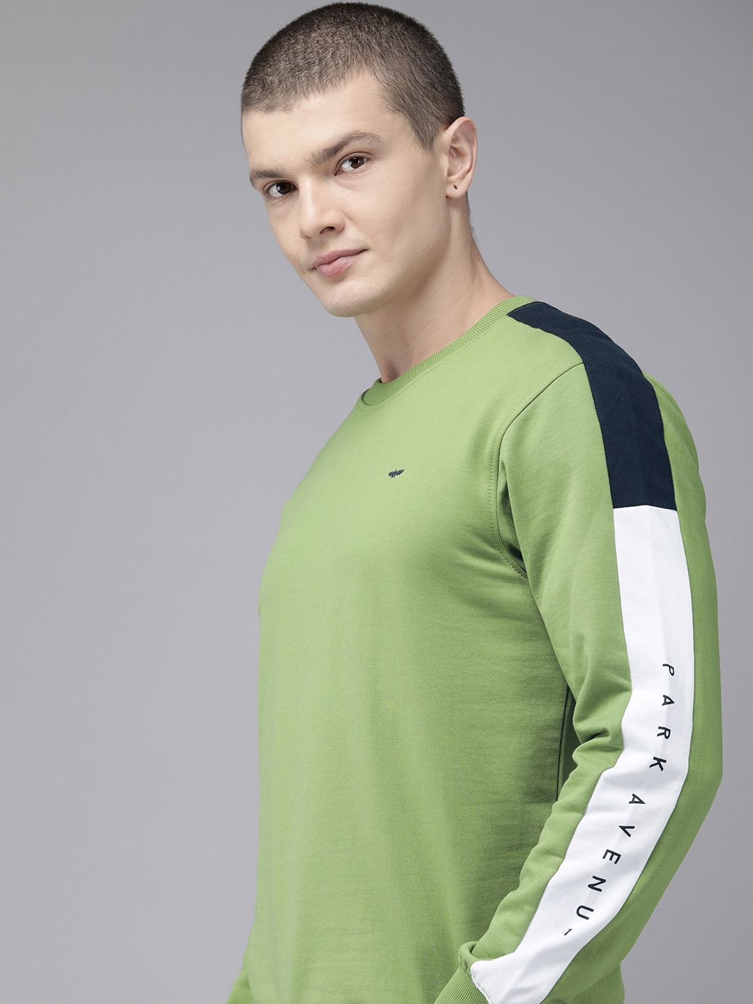 

Park Avenue Solid With Striped Detail Long Sleeves Sweatshirt, Green