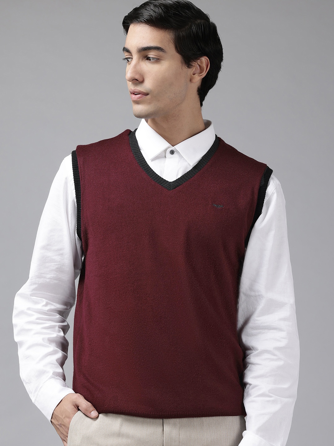

Park Avenue V-Neck Sleeveless Reversible Sweater, Maroon