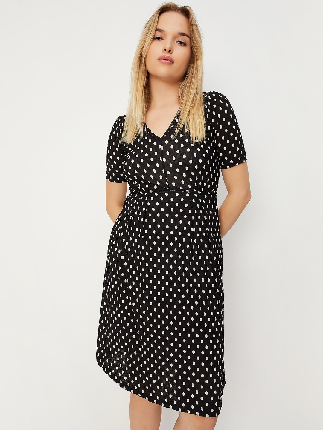 

max Polka Dot Printed V-Neck Dress, Black