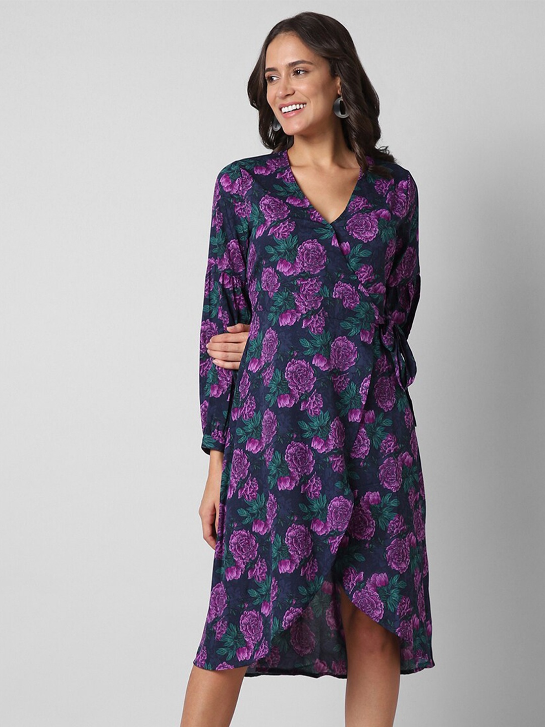 

Pantaloons Floral Printed V-Neck Cuffed Sleeves Tie-Ups Detail Wrap Dress, Navy blue