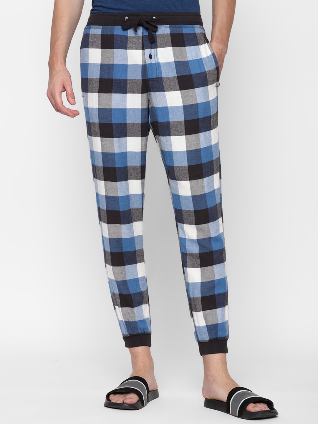 

AMERICAN EAGLE OUTFITTERS Men Checked Mid-Rise Joggers, Blue