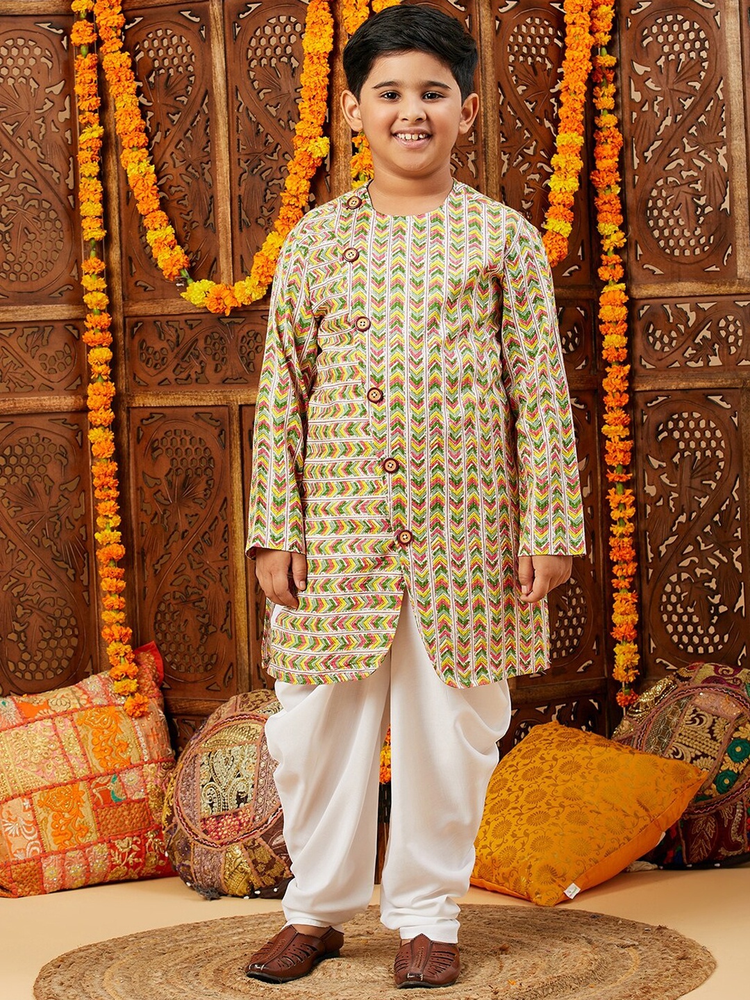 

Stylo Bug Boys Geometric Printed Angrakha Straight Kurta With Dhoti Pants, Yellow