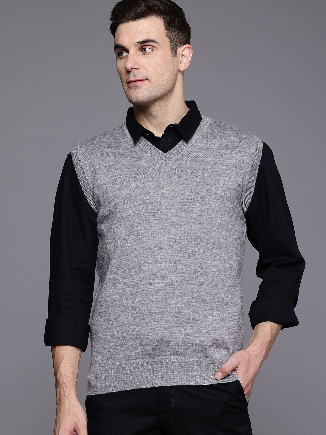 

Raymond V-Neck Sweater Vest, Grey