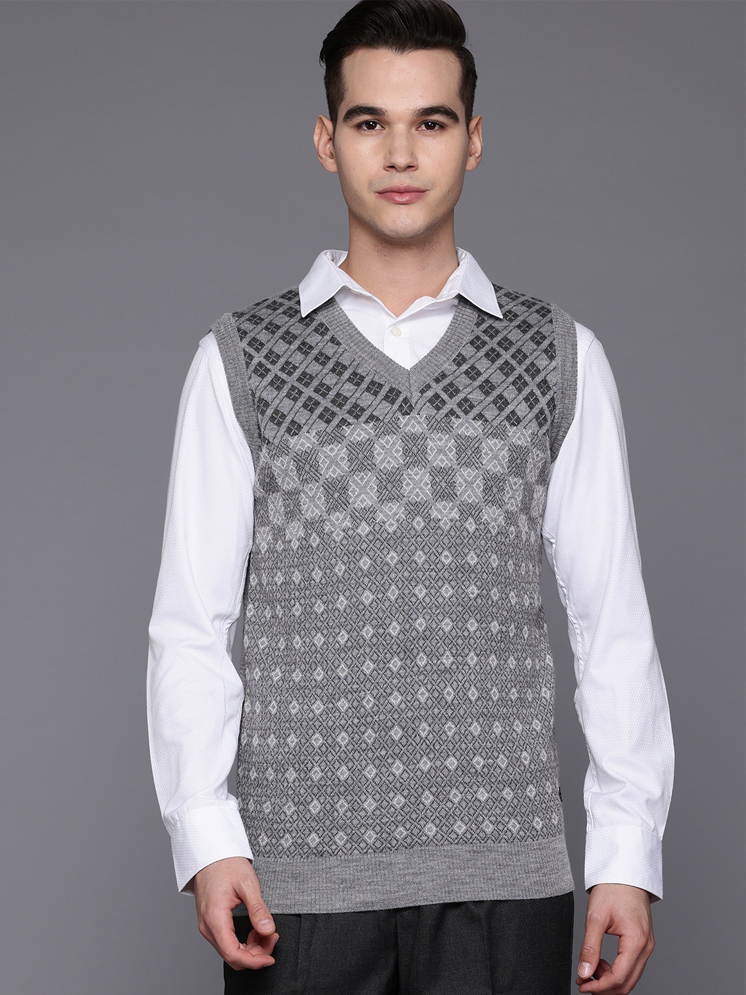 

Raymond Men Woollen Sweater Vest, Grey