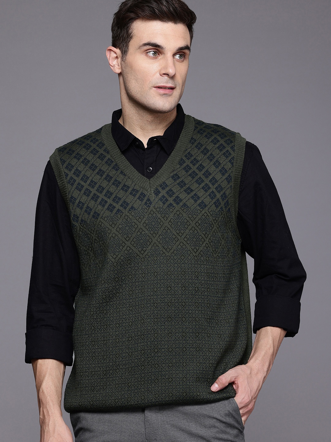 

Raymond Geometric Design Sweater Vest, Green
