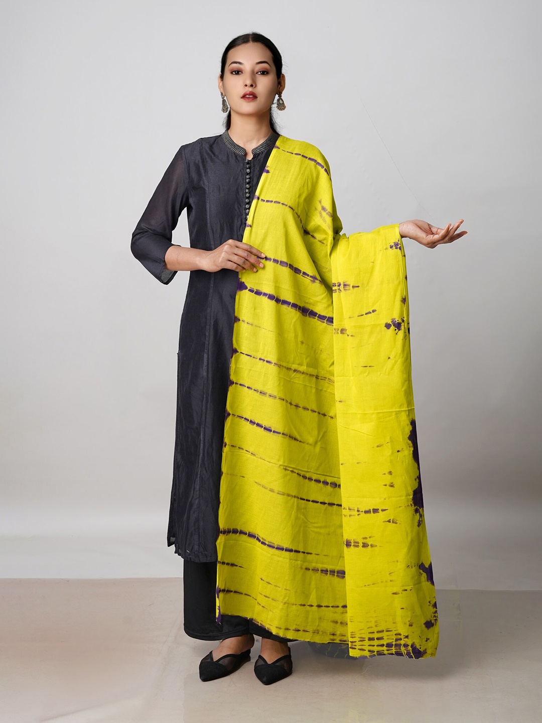 

Unnati Silks Pure Cotton Tie and Dyed Dupatta, Green