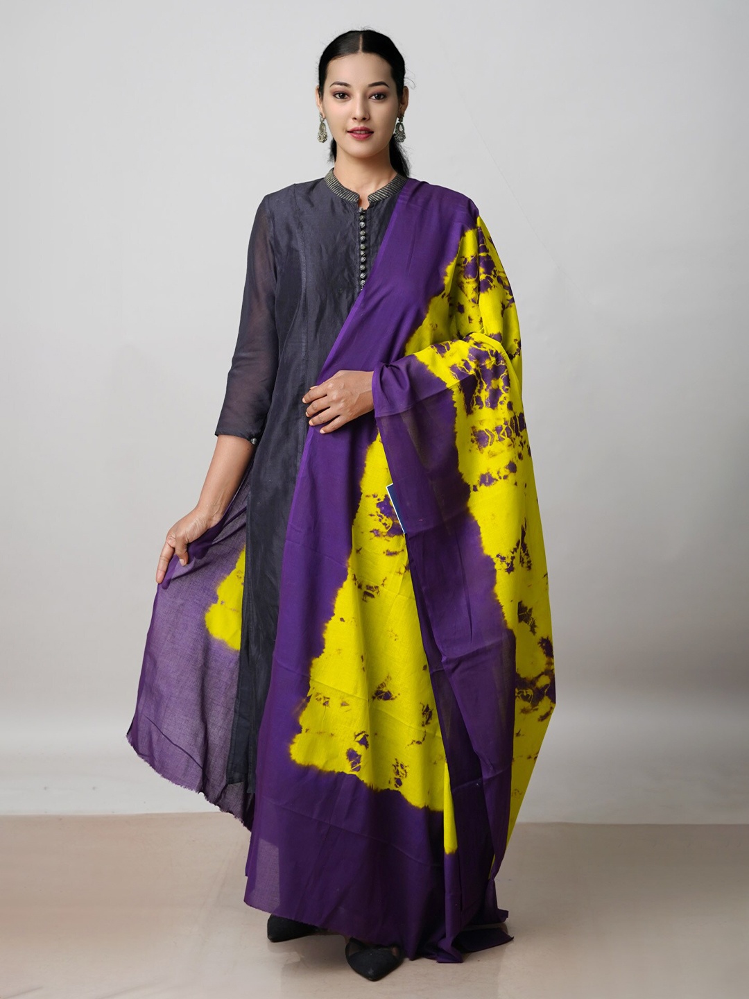 

Unnati Silks Abstract Dyed Pure Cotton Tie and Dye Dupatta, Green