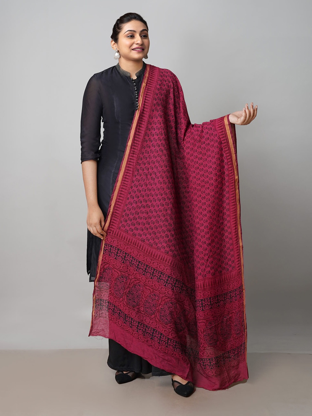 

Unnati Silks Ethnic Motifs Printed Pure Cotton Tie and Dye Dupatta with Zari, Pink
