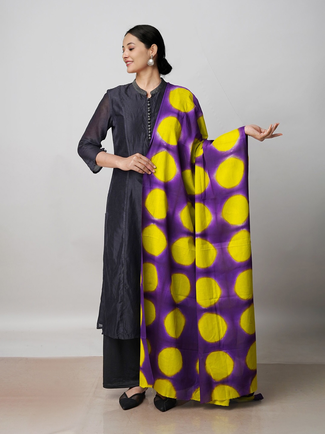 

Unnati Silks Tie and Dyed Pure Cotton Dupatta, Purple