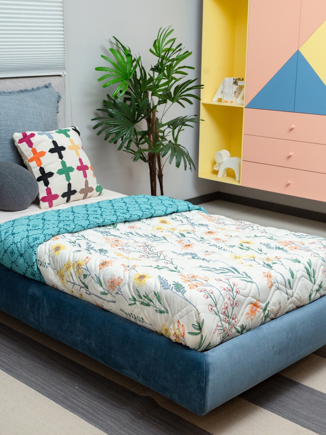 

URBAN SPACE Blue Floral AC Room Single Bed Blanket