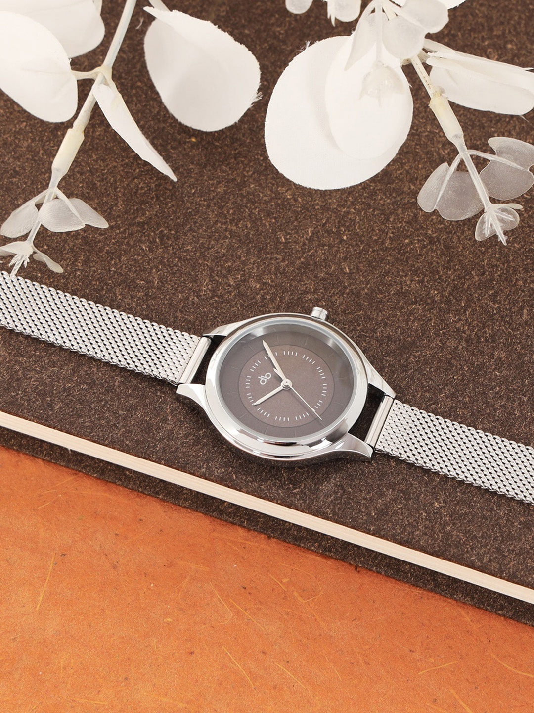 

DressBerry Women Bracelet Style Straps Analogue Watch DB_SS23_18A, Grey