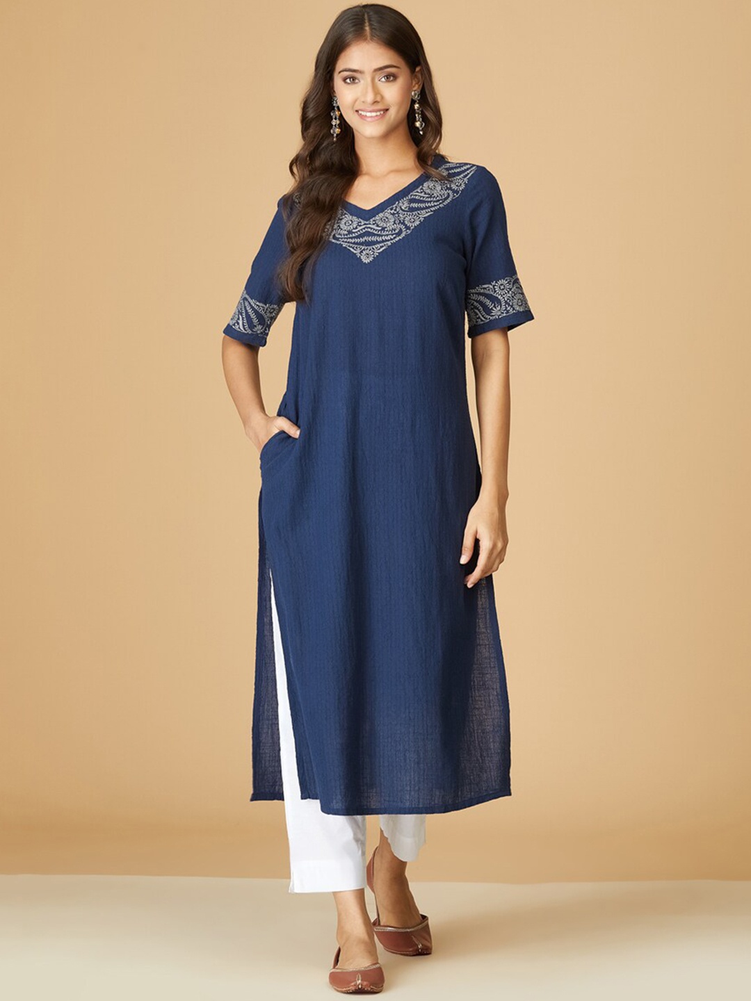 

Fabindia V-Neck Thread Work Cotton Kurta, Navy blue
