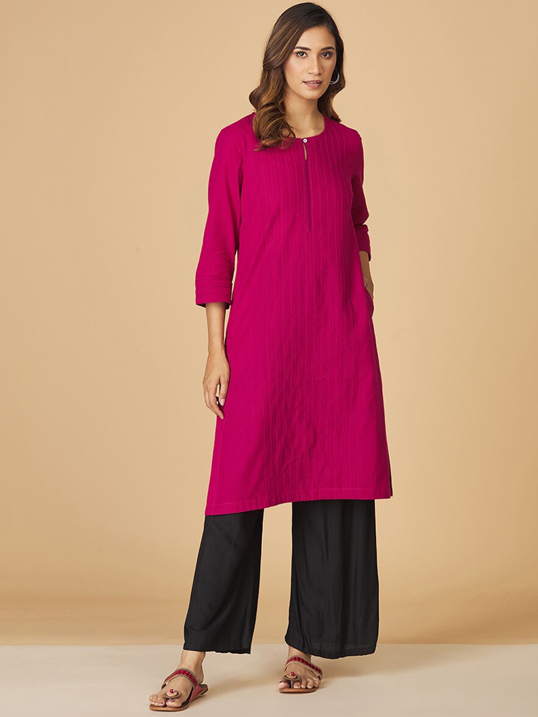 

Fabindia Keyhole Neck Kurta, Fuchsia