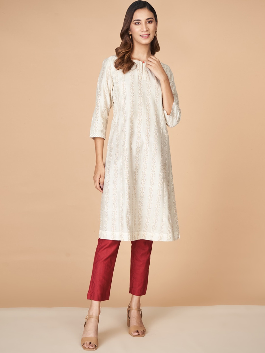 

Fabindia Floral Embroidered Keyhole Neck Cotton Silk Straight Kurta, White