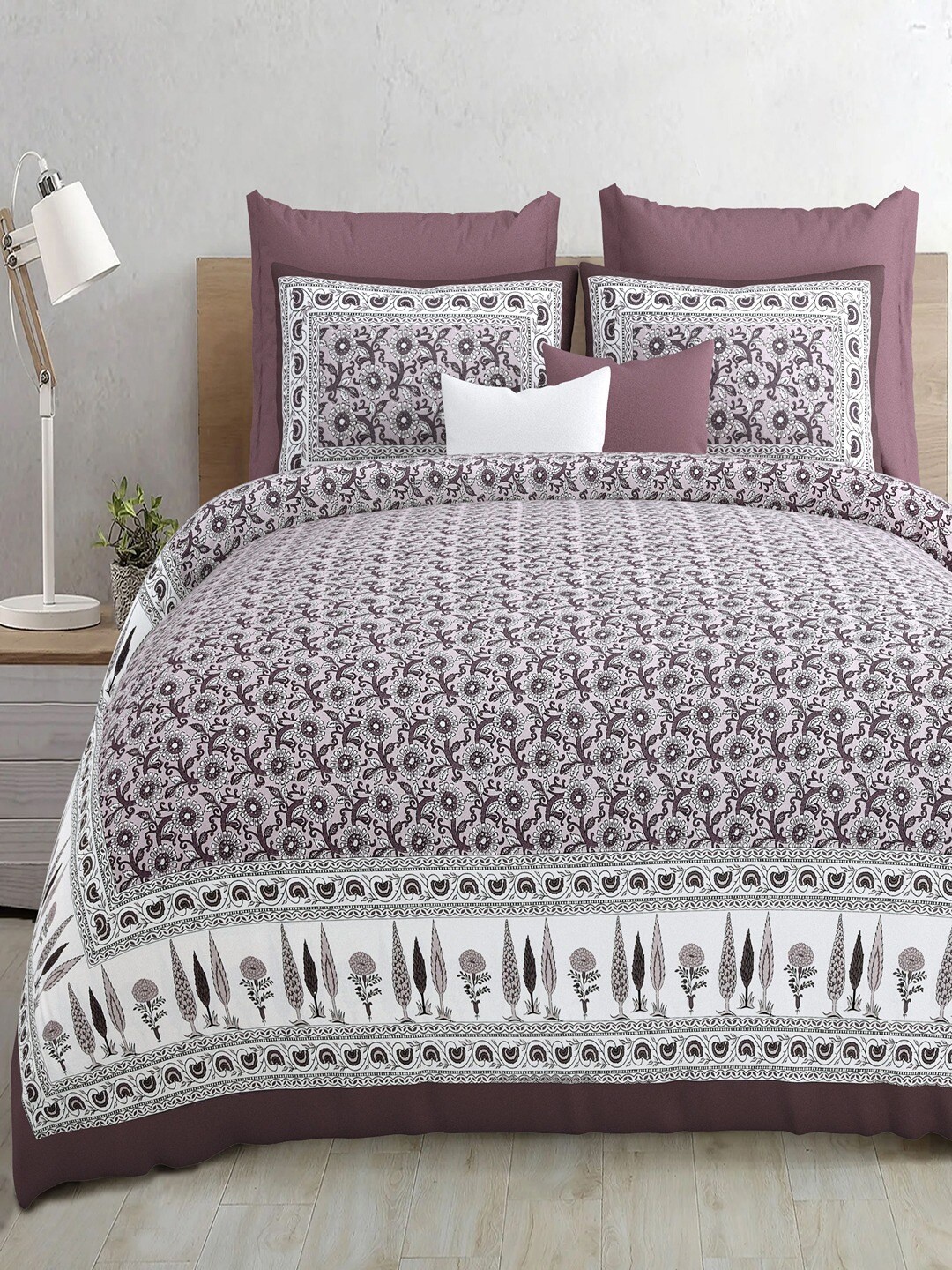 

Bombay Spreads Grey & White Floral Pure Cotton 210 TC King Bedsheet With 2 Pillow Covers