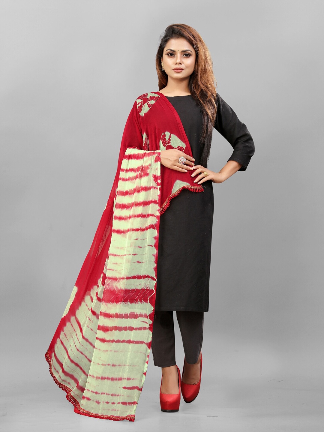 

APNISHA Tie and Dyed Chiffon Dupatta, Red